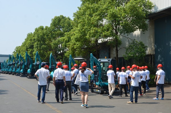 500多名挖掘机用户实地考察，为米乐M6智能点赞！