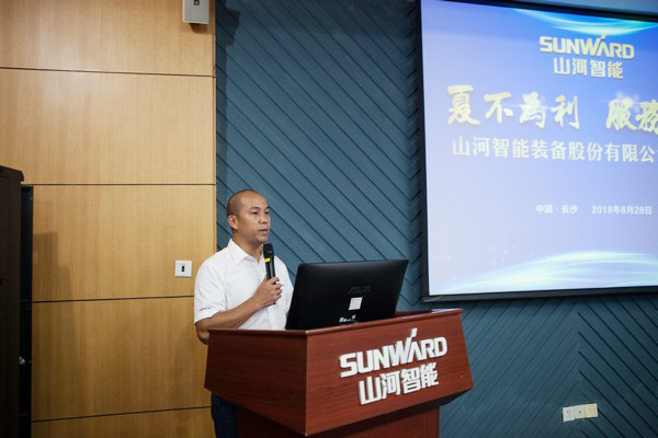 500多名挖掘机用户实地考察，为米乐M6智能点赞！