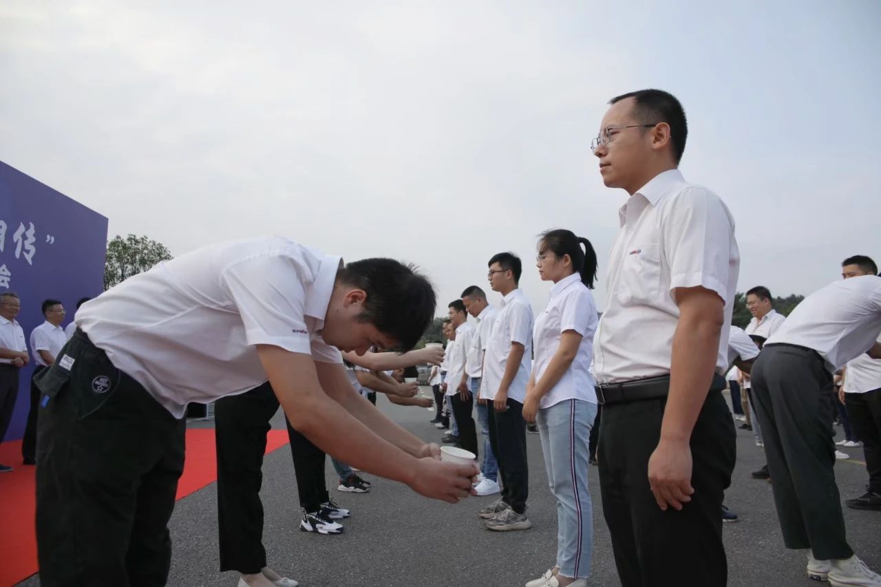 百人齐聚拜师恩 | 米乐M6智能“传帮带”人才作育模式为公司生长积贮实力