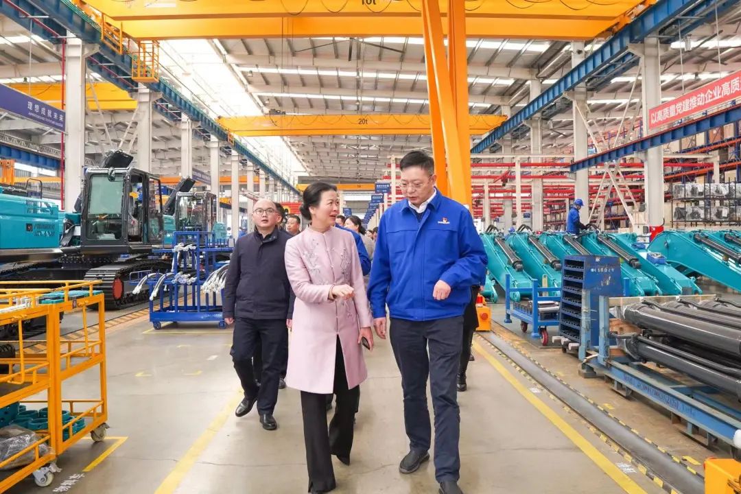 长沙市总工会、长沙经开区总工会一行调研米乐M6智能