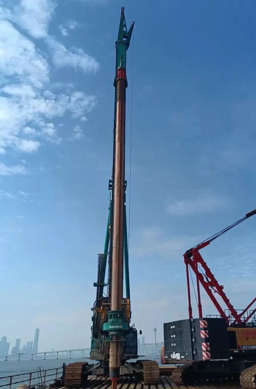 乘风破浪的旋挖钻机！米乐M6智能助建澳氹第四跨海大桥