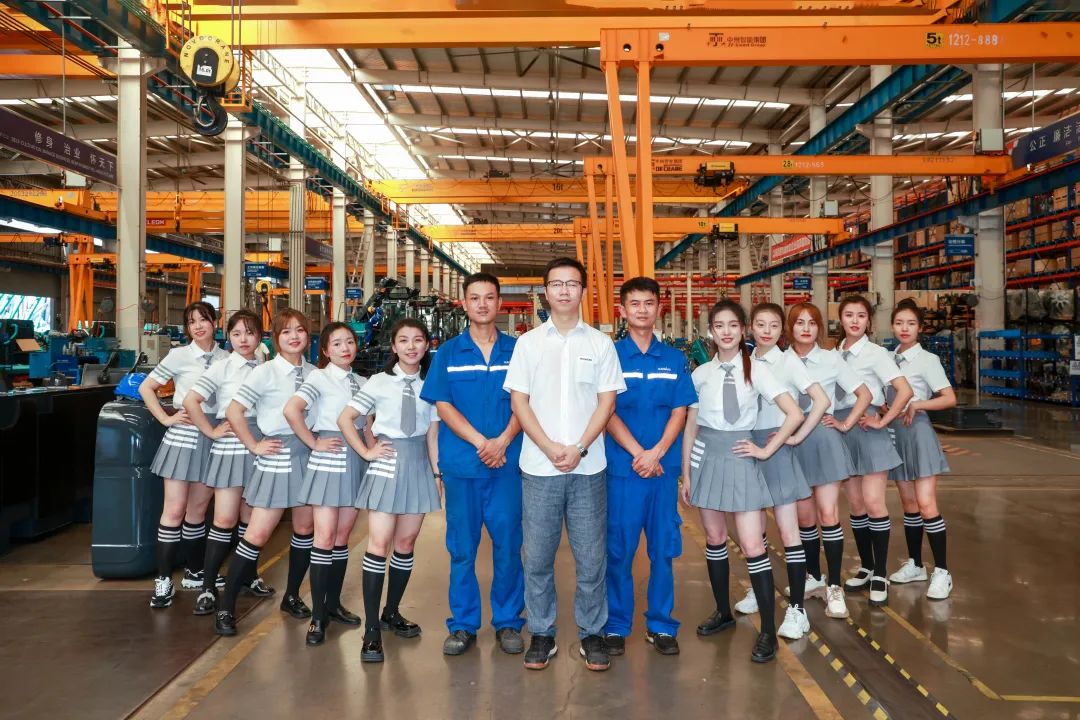又酷又辣又炫！米乐M6智能第二届挖机废物来了