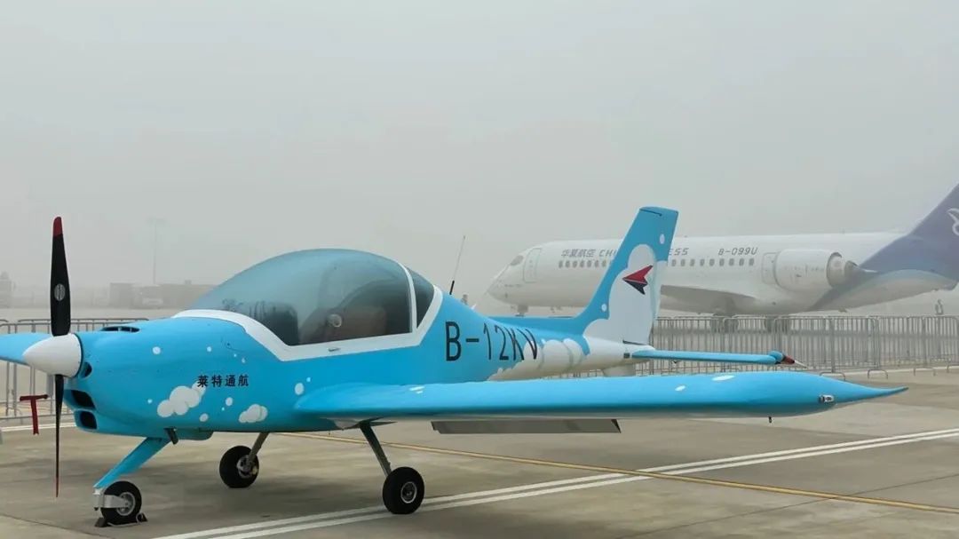 逆势翱翔！米乐M6航空携手相助同伴亮相2022南昌航行大会