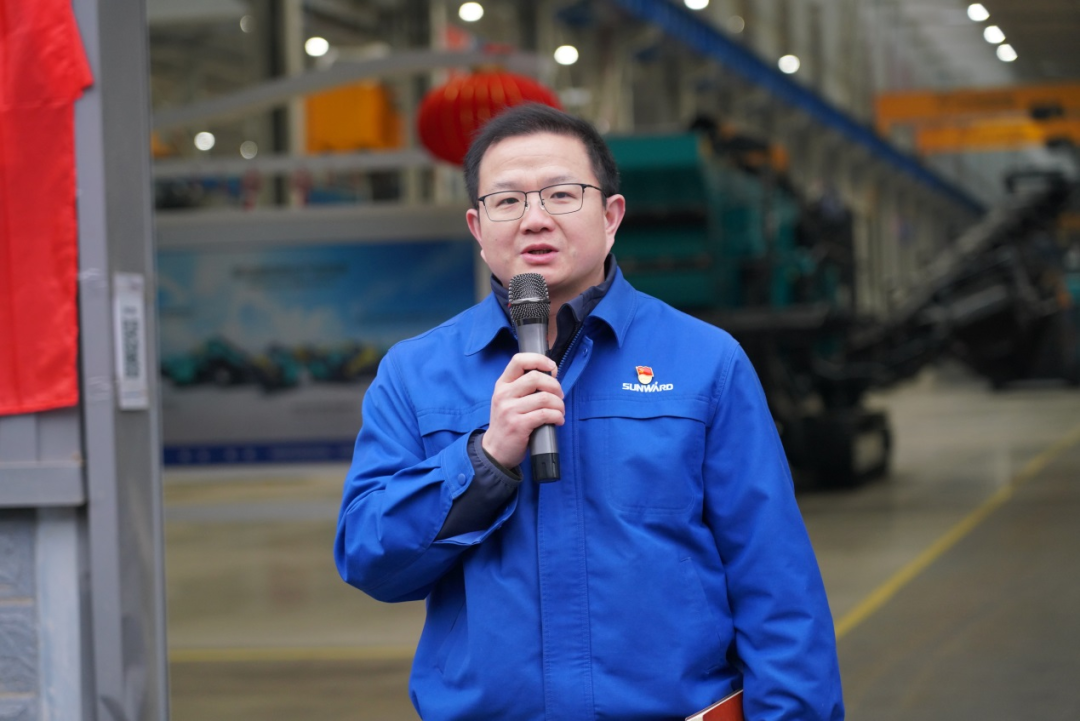 “持证上岗，成为破碎筛分装备的好管家！”