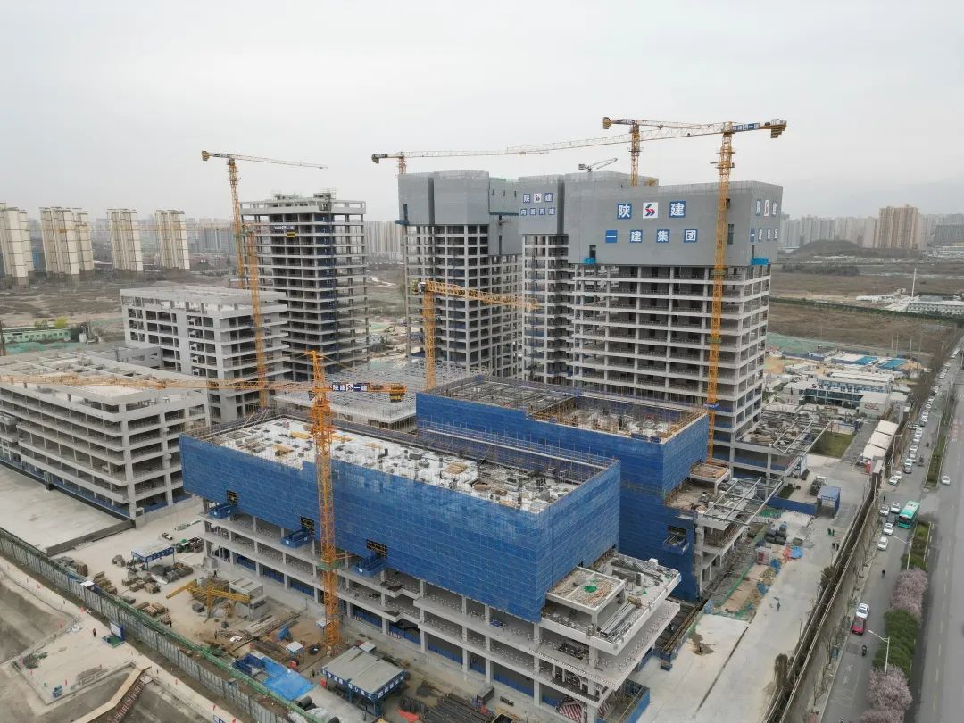 郁勃西北！米乐M6江麓修建起重机械助建西安都会经济圈