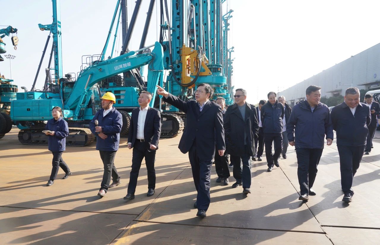 聚焦装备再制造！上海市政协副主席、党组副书记肖贵玉带队调研米乐M6智能